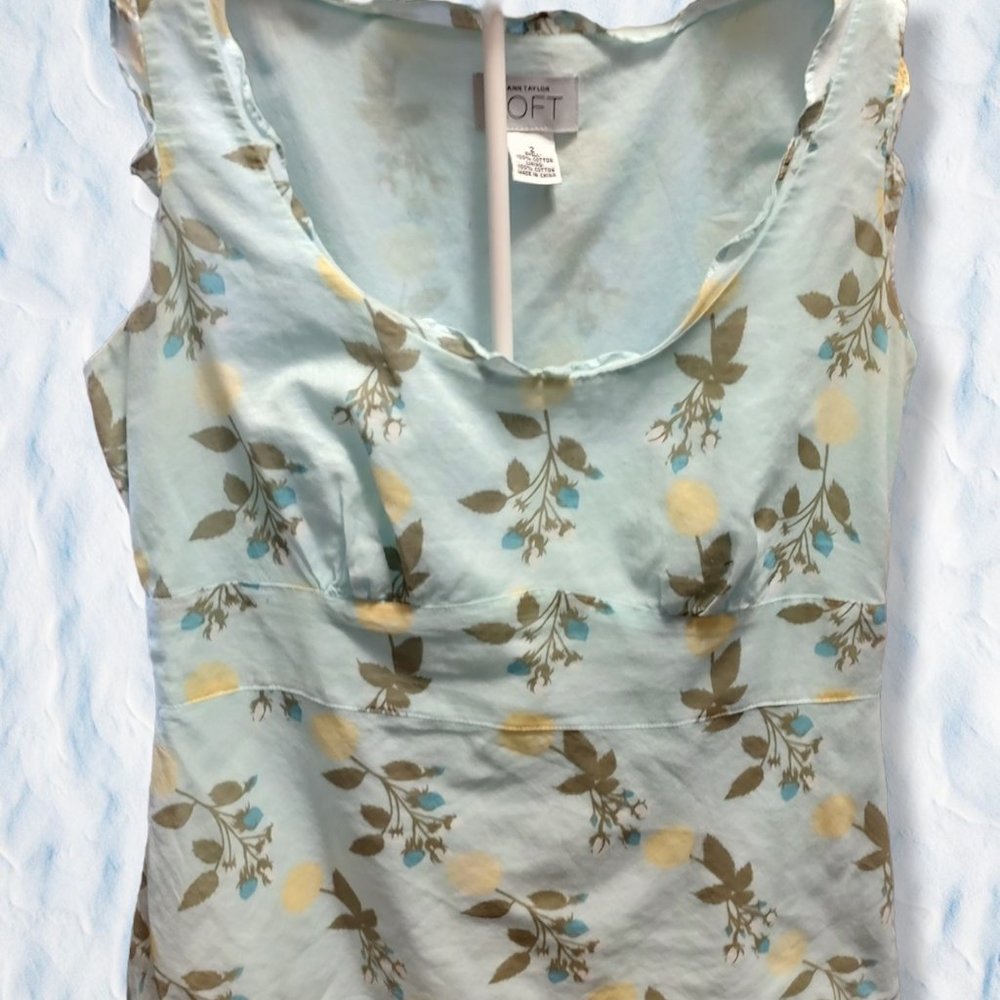 Ann Taylor LOFT lt. blue sleeveless summer top, sz 2 VGUC